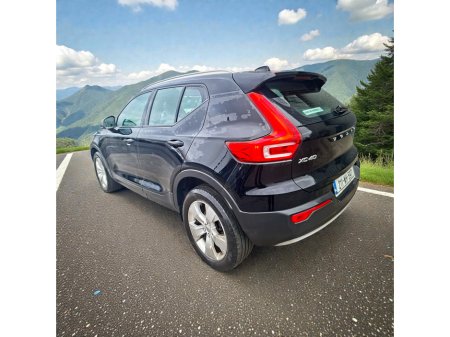 2021 Volvo XC40 D3 (150hp) Momentum Automatic €24,888 thumbnail