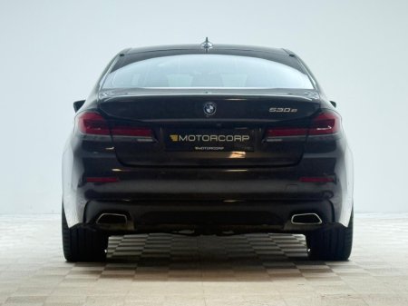 2023 BMW 5 Series - thumbnail 6