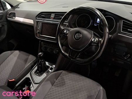 2017 Volkswagen Tiguan - thumbnail 15