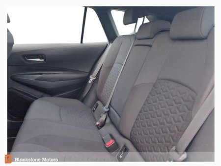 2022 Toyota Corolla 1.8 Hybrid Luna Saloon €23,450 thumbnail