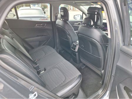 2023 Kia Sportage - thumbnail 9