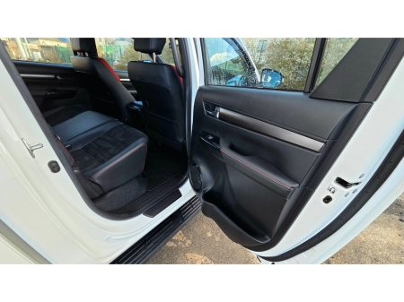 2022 Toyota Hilux - thumbnail 11