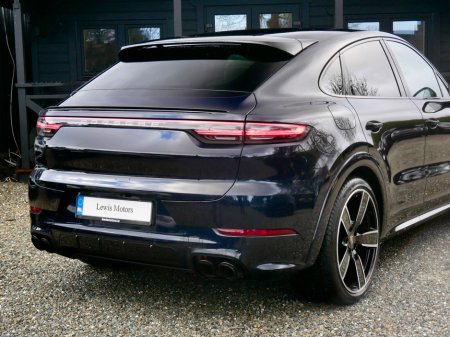 2023 Porsche Cayenne 3.0 V6 E-Hybrid 4WD Auto €87,950 thumbnail