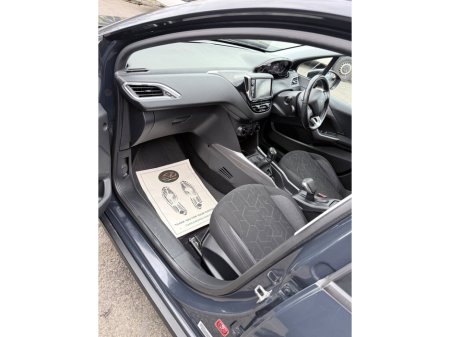 2017 Peugeot 2008 - thumbnail 15