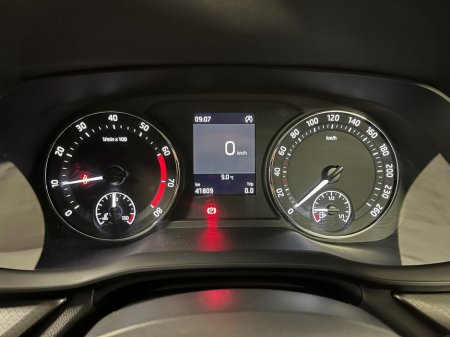 2023 Skoda Octavia - thumbnail 16