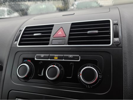 2013 Volkswagen Touran 7 SEATER FAMLY MPV 1.4 TSI AUTOMATIC - PRIVACY GLASS  - REV CAMERA - SIMI DEALER - SPECIALISING IN IMPORTS OF GERMAN AUTOMATIC HI SPEC CARS €9,950 thumbnail