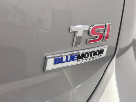 2017 Volkswagen Golf **HIGHLINE**ONLY 63000KMS**ALCANTARA SEATS*17" ALLOYS**BLIND SPOT WARNING**LANE ASSIST**KEYLESS ENTRY AND START**ADAPTIVE CRUISE CONTROL**DUAL ZONE CLIMATE CONTROL*REVERSE CAMERA*BLUETOOTH STREAMI €16,949 thumbnail