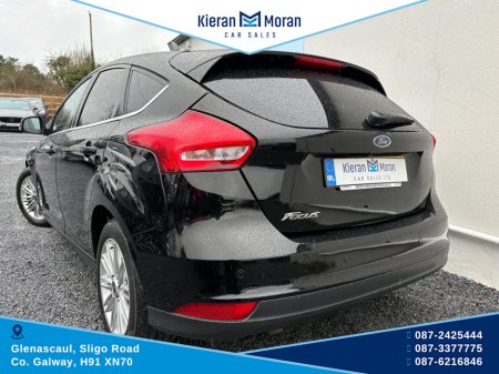 2017 Ford Focus - thumbnail 6