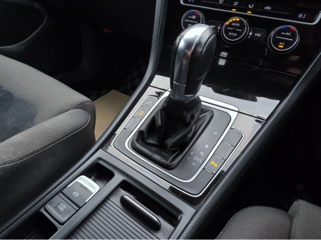 2013 Volkswagen Golf 1.4 HIGHLINE EDITION ALCANTARA PARKING SENSORS - SIMI DEALER - LOW ROAD TAX BAND thumbnail