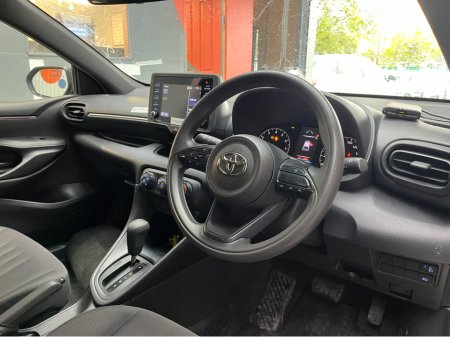 2020 Toyota Yaris - thumbnail 8