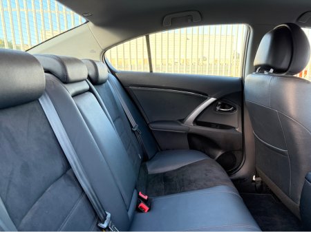 2015 Toyota Avensis 2.0 D-4D LUNA ** IRISH CAR ** REVERSE CAMERA ** HALF LEATHER ** 2 KEYS ** SUPERB EXAMPLE ** €9,995 thumbnail