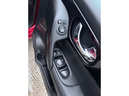 2015 Nissan Qashqai 1.5 SVE DAP + GLASS ROYALE ROOF E 4DR €9,800 thumbnail