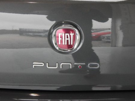 2017 Fiat Punto Lounge 1.2 8V 69HP 4DR €8,750 thumbnail