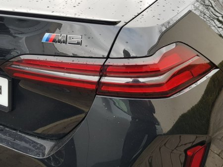 2025 BMW M5 Saloon thumbnail