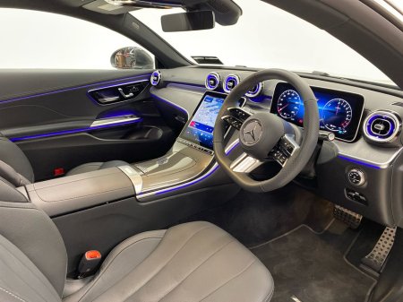 2025 Mercedes-Benz CLE CLE 300 e Premium €75,950 thumbnail