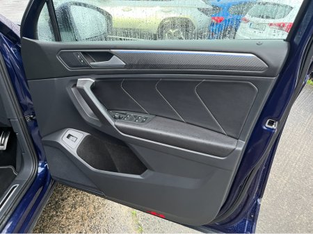 2024 Volkswagen Tiguan Allspace 7 SEATER R-LINE AUTOMATIC 2.0 DIESEL //SAT NAV//HEATED SEATS//REVERSE CAMERA//ADAPTIVE CRUISE CONTROL//HEATED STEERING WHEEL// €49,950 thumbnail