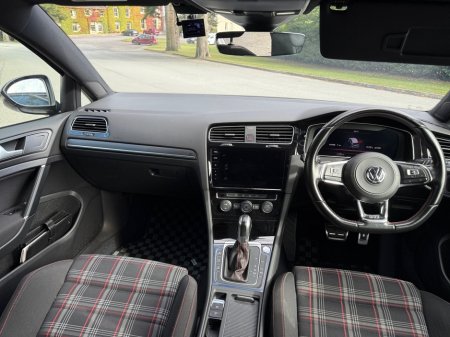 2018 Volkswagen Golf - thumbnail 12