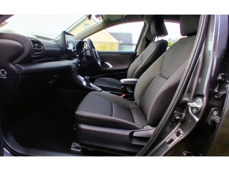 2023 Toyota Yaris 1.5 HYBRID LUNA 4DR AUTO €23,500 thumbnail