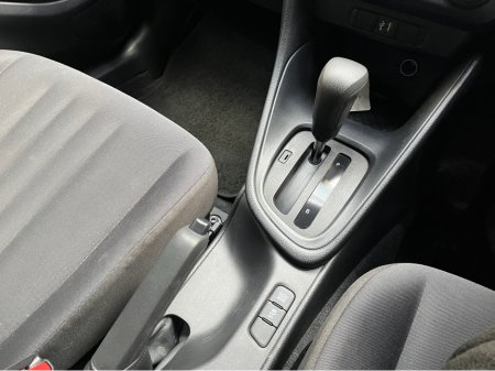 2021 Toyota Yaris - thumbnail 15