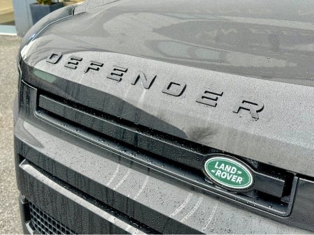 2022 Land Rover Defender ++LOW KM++ 3 SEATS / PLUS VAT €53,000 thumbnail