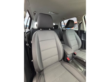 2010 Volkswagen Golf - thumbnail 22