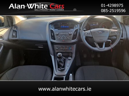 2016 Ford Focus - thumbnail 20