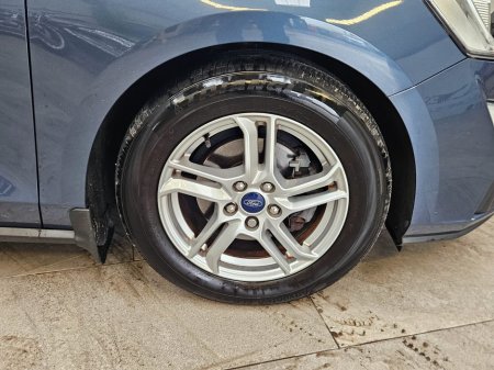 2019 Ford Focus - thumbnail 5