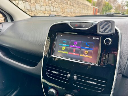 2016 Renault Clio - thumbnail 23