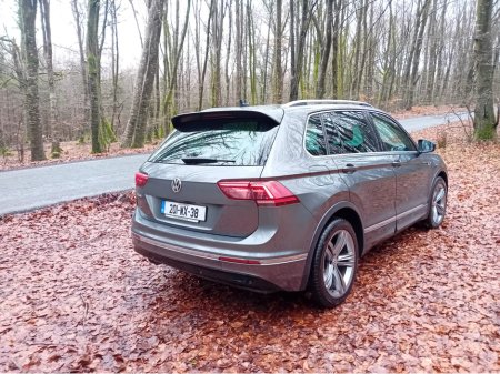2020 Volkswagen Tiguan R-LINE 2.0 TDI  6 SPEED  150HP  SUV @ REDDY2DRIVE LTD €28,500 thumbnail