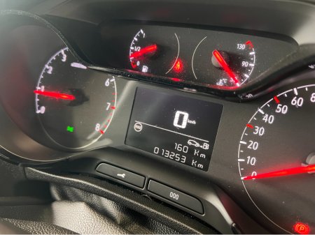 2024 Opel Crossland X **Only 14,000 Kms** Best Value As New 2024 Opel Crossland Diesel Apple Car Play Rear View Camera www.bolands.ie Est.1955 €21,950 thumbnail