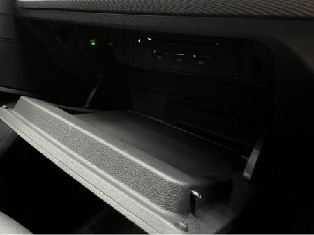 2023 Audi Q2 2023 AUDI Q2 35TDI S LINE 2.0 AUTOMATIC / CRUISE CONTROL / REVERSE CAMERA / HEATED SEATS / PADDLE SHIFTERS / APPLE CARPLAY thumbnail