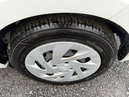 2019 Toyota Aqua - thumbnail 9