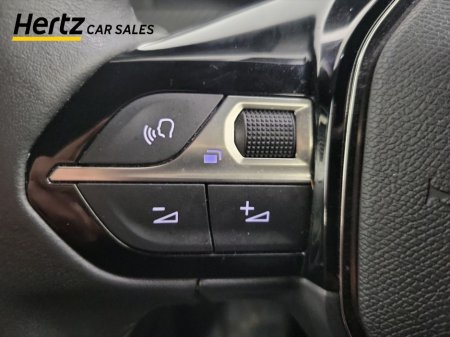 2023 Peugeot 2008 - thumbnail 24