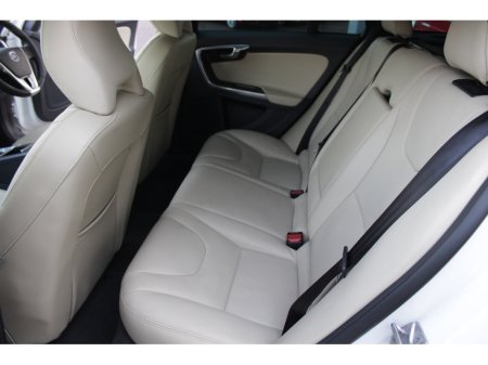 2016 Volvo V60 CROSS COUNTRY - thumbnail 19