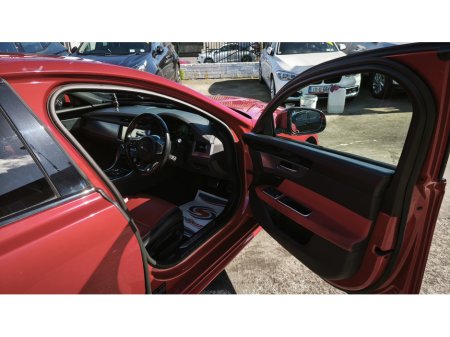 2016 Jaguar XF - thumbnail 7