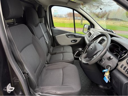 2018 Nissan NV300 LWB 125 SV 4DR €9,960 thumbnail