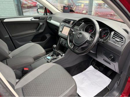 2017 Volkswagen Tiguan - thumbnail 9