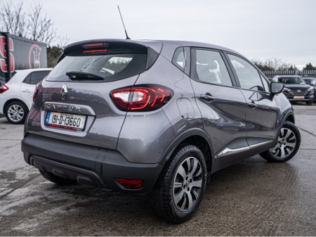2019 Renault Captur 2019 Captur 1.5dci/New NCT/Irish/1yr warranty €13,888 thumbnail