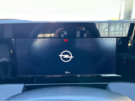 2026 Opel Astra 1.2 Turbo 110hp S/S6-speed manual €32,800 thumbnail