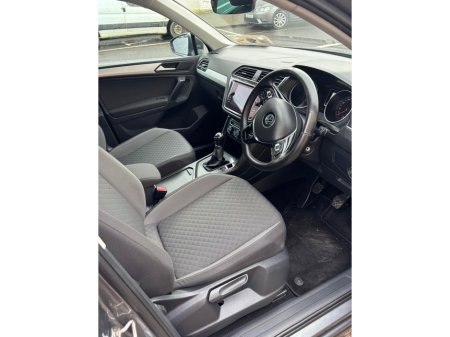 2020 Volkswagen Tiguan CL 2.0 TDI MANUAL 6SPEED FWD 150HP 5DR €26,000 thumbnail