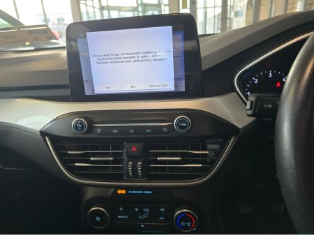 2019 Ford Focus - thumbnail 13