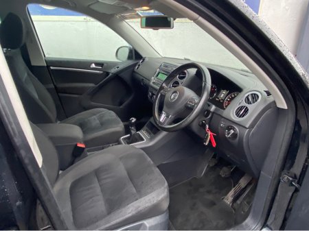 2014 Volkswagen Tiguan 2.0 TDI SPORT  MANUAL 6SPEED FWD 110HP 5DR FULL HISTORY T/BELT  DONE €7,945 thumbnail
