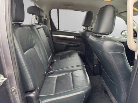 2018 Toyota Hilux - thumbnail 13