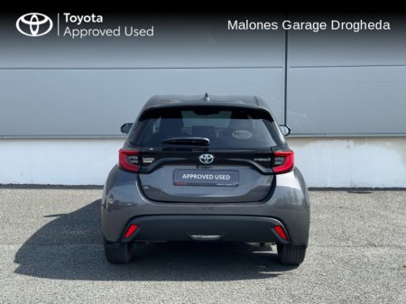 2022 Toyota Yaris 1.5 Hybrid Luna Sport Call Now 041 980 2420 €22,950