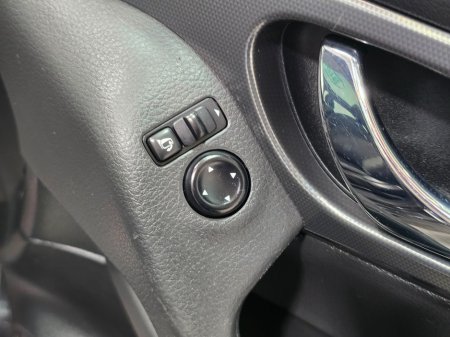 2017 Nissan Qashqai - thumbnail 26