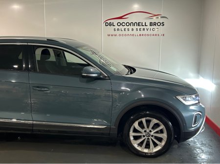 2023 Volkswagen T-Roc STYLE 2.0 TDI MANUAL 6SPEED FWD 116HP €29,950 thumbnail