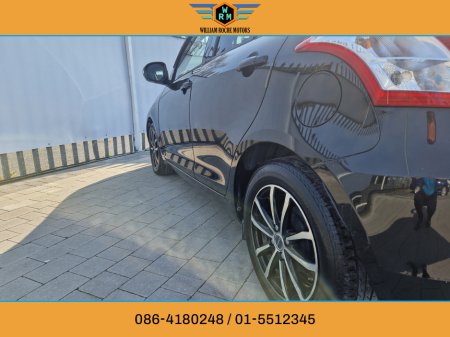 2014 Suzuki Swift - thumbnail 16
