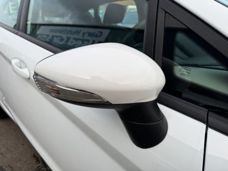 2012 Ford Fiesta 1.25 Edge Hatchback 5dr Petrol Manual (124 g/km, 59 bhp) thumbnail