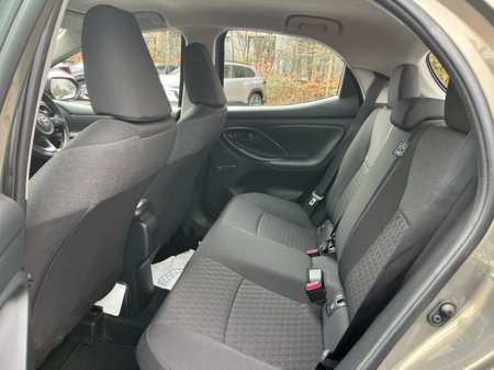 2023 Toyota Yaris 1.5 HYBRID LUNA 4DR AUTO €23,950 thumbnail