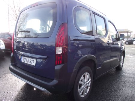 2019 Peugeot Rifter ALLURE 1.5 HDI 100PS 5DR MPV €17,950 thumbnail